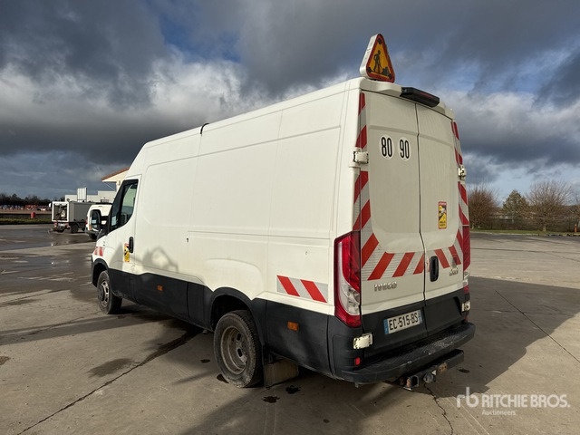 2016 Iveco 50-150 Vehicule Utilitaire Cargo Van - Комбе: слика 2 2016 Iveco 50-150 Vehicule Utilitaire Cargo Van - Комбе: слика 2