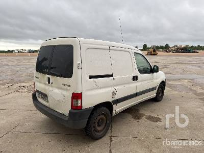 PEUGEOT PARTNER Vehicule Utilitaire - Товарно комбе: слика 3 PEUGEOT PARTNER Vehicule Utilitaire - Товарно комбе: слика 3