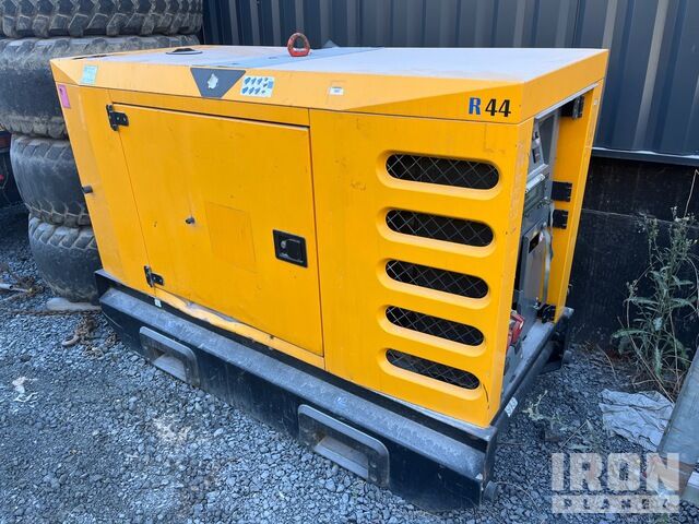 Sdmo R44 Generator Set - Генераторска поставка: слика 2 Sdmo R44 Generator Set - Генераторска поставка: слика 2