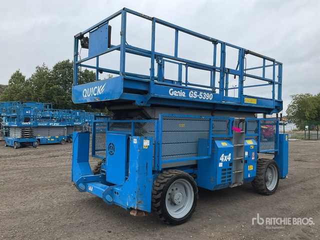2007 Genie GS-5390 4x4 Diesel Scissor Lift - Кревач ножица: слика 2 2007 Genie GS-5390 4x4 Diesel Scissor Lift - Кревач ножица: слика 2