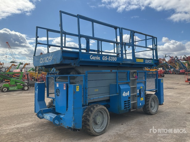 2007 Genie GS-5390 4x4 Diesel Scissor Lift - Кревач ножица: слика 1 2007 Genie GS-5390 4x4 Diesel Scissor Lift - Кревач ножица: слика 1