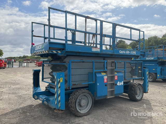 2008 Genie GS-5390 4x4 Diesel Scissor Lift - Кревач ножица: слика 4 2008 Genie GS-5390 4x4 Diesel Scissor Lift - Кревач ножица: слика 4