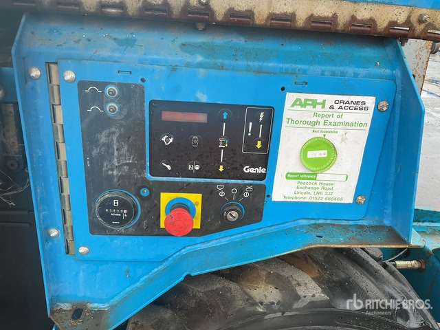 2008 Genie GS3268 4x4 Diesel Scissor Lift - Кревач ножица: слика 5 2008 Genie GS3268 4x4 Diesel Scissor Lift - Кревач ножица: слика 5