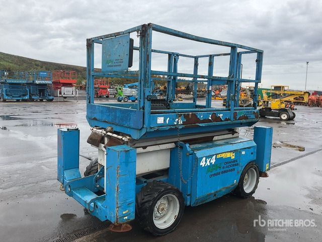 2008 Genie GS3268 4x4 Diesel Scissor Lift - Кревач ножица: слика 4 2008 Genie GS3268 4x4 Diesel Scissor Lift - Кревач ножица: слика 4