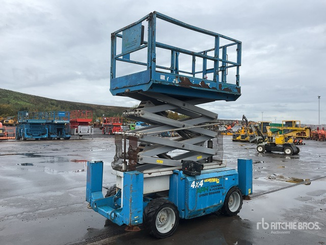 2008 Genie GS3268 4x4 Diesel Scissor Lift - Кревач ножица: слика 2 2008 Genie GS3268 4x4 Diesel Scissor Lift - Кревач ножица: слика 2