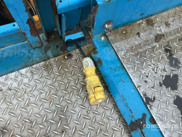 2010 Genie GS5390 4x4 Diesel Scissor Lift - Кревач ножица: слика 5 2010 Genie GS5390 4x4 Diesel Scissor Lift - Кревач ножица: слика 5