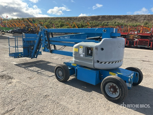 2013 Genie Z45/25J 2WD Hybrid Articulating Boom Lift - Дигачка зглобна платформа: слика 4 2013 Genie Z45/25J 2WD Hybrid Articulating Boom Lift - Дигачка зглобна платформа: слика 4