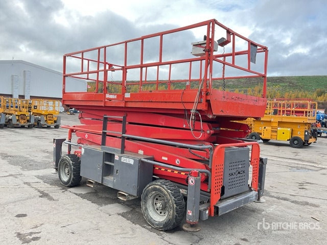 2013 Skyjack SJ9250 4x4 Diesel Scissor Lift - Кревач ножица: слика 4 2013 Skyjack SJ9250 4x4 Diesel Scissor Lift - Кревач ножица: слика 4