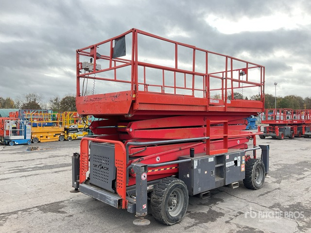 2013 Skyjack SJ9250 4x4 Diesel Scissor Lift - Кревач ножица: слика 3 2013 Skyjack SJ9250 4x4 Diesel Scissor Lift - Кревач ножица: слика 3