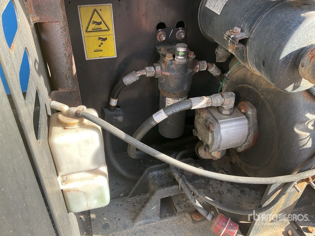 2014 Genie GS2669RT 4x4 Diesel Scissor Lift - Кревач ножица: слика 5 2014 Genie GS2669RT 4x4 Diesel Scissor Lift - Кревач ножица: слика 5