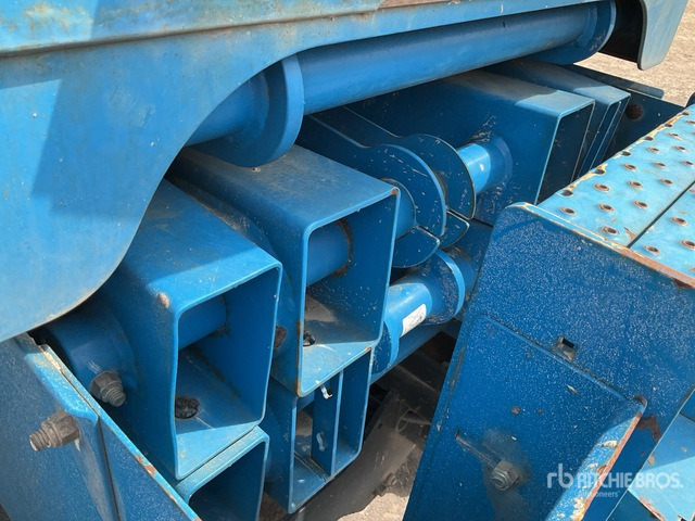 2014 Genie GS2669RT 4x4 Diesel Scissor Lift - Кревач ножица: слика 5 2014 Genie GS2669RT 4x4 Diesel Scissor Lift - Кревач ножица: слика 5