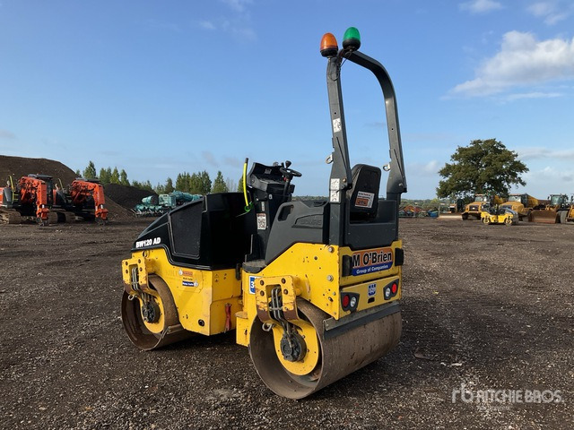 2015 Bomag 120AD-5 Double Drum Roller - Ваљак: слика 3 2015 Bomag 120AD-5 Double Drum Roller - Ваљак: слика 3