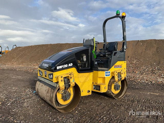 2015 Bomag 120AD-5 Double Drum Roller - Ваљак: слика 1 2015 Bomag 120AD-5 Double Drum Roller - Ваљак: слика 1