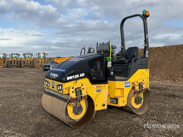 2015 Bomag 120AD-5 Double Drum Roller - Ваљак: слика 2 2015 Bomag 120AD-5 Double Drum Roller - Ваљак: слика 2