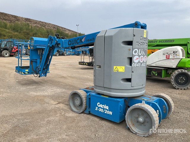 2016 Genie Z30N Vertical Mast Lift - Вертикален јарболски подигнувач: слика 4 2016 Genie Z30N Vertical Mast Lift - Вертикален јарболски подигнувач: слика 4
