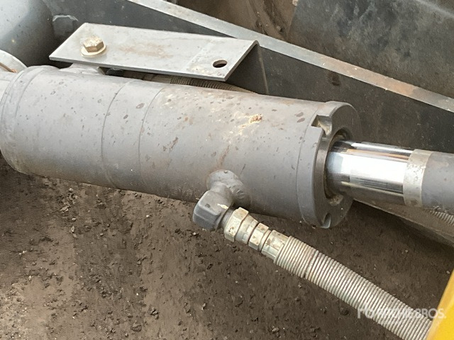 2016 Komatsu PC14-R3S Mini Excavator: <6.6t - Мини багер: слика 5 2016 Komatsu PC14-R3S Mini Excavator: <6.6t - Мини багер: слика 5