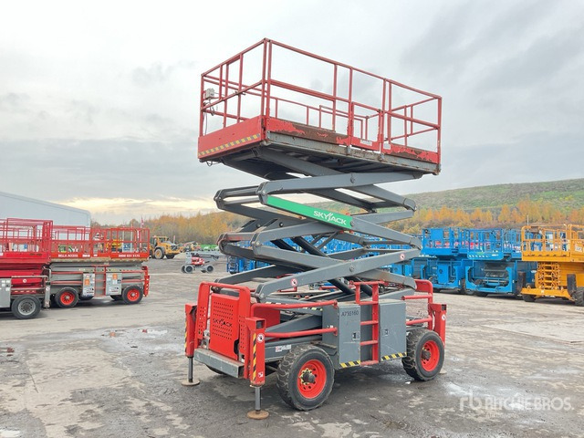 2016 Skyjack SJ8841A 4x4 Diesel Scissor Lift - Кревач ножица: слика 2 2016 Skyjack SJ8841A 4x4 Diesel Scissor Lift - Кревач ножица: слика 2