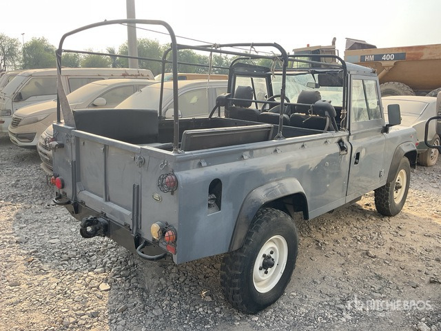 1996 Land Rover 110 4x4 (Inoperable) Pickup - Пикап: слика 3 1996 Land Rover 110 4x4 (Inoperable) Pickup - Пикап: слика 3