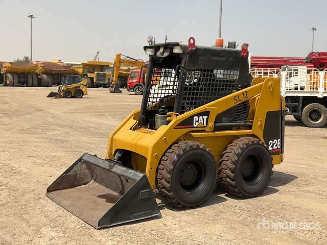 2002 Cat 226 - Компактен натоварувач: слика 1 2002 Cat 226 - Компактен натоварувач: слика 1