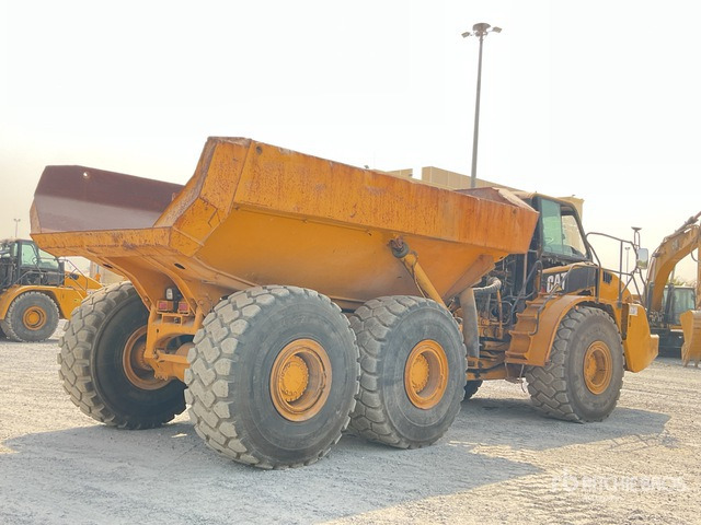 2003 Cat 740 - Зглобен истоварувач: слика 4 2003 Cat 740 - Зглобен истоварувач: слика 4