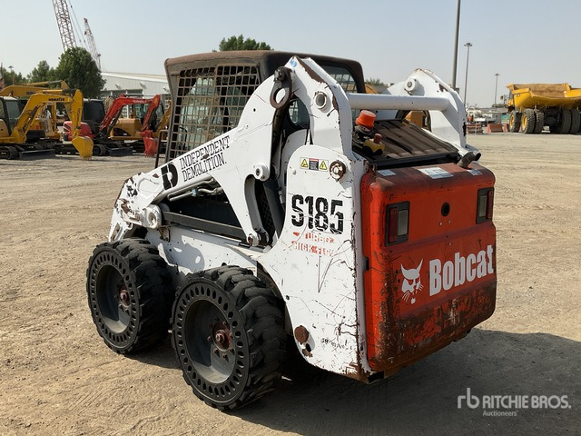 2004 Bobcat S185 - Компактен натоварувач: слика 4 2004 Bobcat S185 - Компактен натоварувач: слика 4
