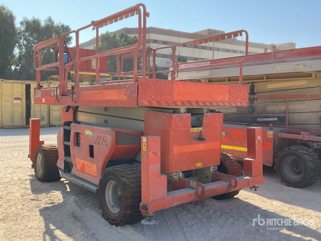 2007 JLG 4394RT 4x4 Diesel (Inoperable) Scissor Lift - Кревач ножица: слика 2 2007 JLG 4394RT 4x4 Diesel (Inoperable) Scissor Lift - Кревач ножица: слика 2