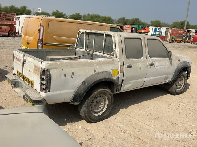 2008 Nissan 4x4 Crew Cab (Inoperable) Pickup - Пикап: слика 4 2008 Nissan 4x4 Crew Cab (Inoperable) Pickup - Пикап: слика 4