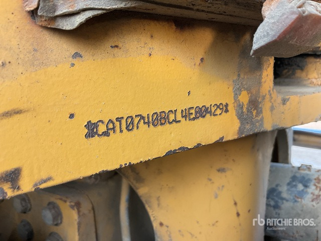 2011 Cat 740B - Зглобен истоварувач: слика 5 2011 Cat 740B - Зглобен истоварувач: слика 5