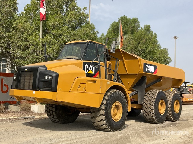 2012 Cat 740B - Зглобен истоварувач: слика 2 2012 Cat 740B - Зглобен истоварувач: слика 2