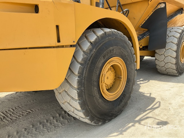 2012 Cat 740B - Зглобен истоварувач: слика 5 2012 Cat 740B - Зглобен истоварувач: слика 5