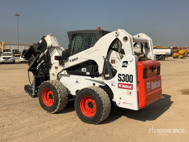 2013 Bobcat S300 Skid Steer Loader - Компактен натоварувач: слика 2 2013 Bobcat S300 Skid Steer Loader - Компактен натоварувач: слика 2