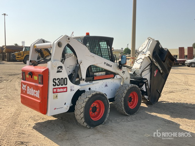 2013 Bobcat S300 Skid Steer Loader - Компактен натоварувач: слика 3 2013 Bobcat S300 Skid Steer Loader - Компактен натоварувач: слика 3