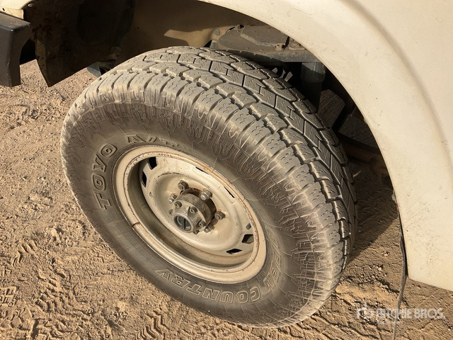 2013 Nissan Patrol GL 4x4 SUV - SUV: слика 5 2013 Nissan Patrol GL 4x4 SUV - SUV: слика 5