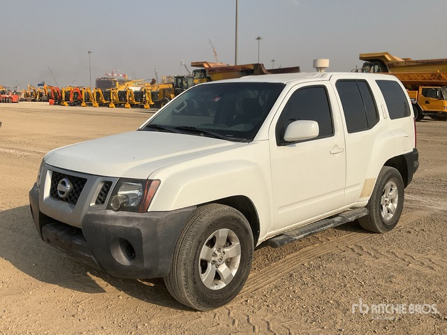2013 Nissan Xterra 4x4 SUV - SUV: слика 2 2013 Nissan Xterra 4x4 SUV - SUV: слика 2