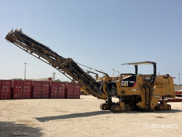 2014 Cat PM-200 Tracked Cold Planer - Асфалтна мелница: слика 2 2014 Cat PM-200 Tracked Cold Planer - Асфалтна мелница: слика 2