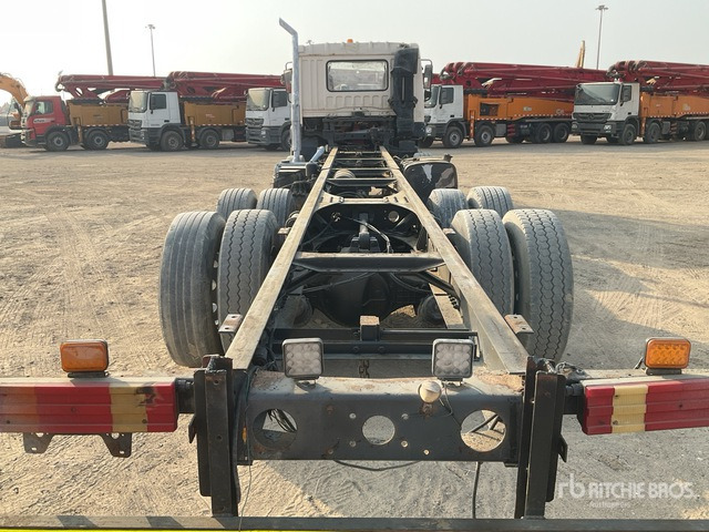 2014 FAW CA1313P 8x4 Twin-Steer Cab and Chassis - Камион со кабинска шасија: слика 5 2014 FAW CA1313P 8x4 Twin-Steer Cab and Chassis - Камион со кабинска шасија: слика 5