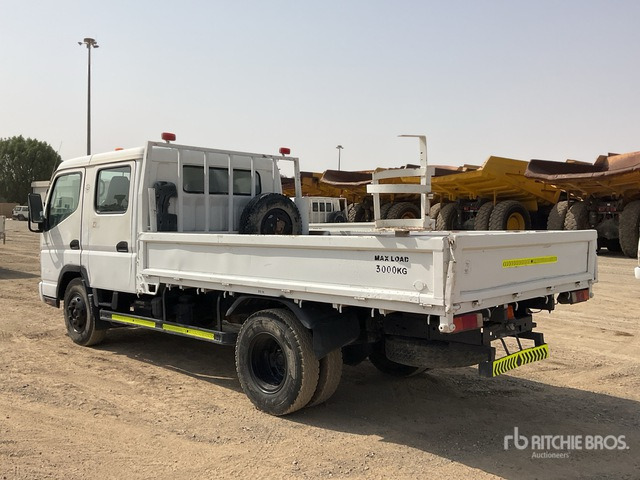 2014 Mitsubishi 4x2 Crew Cab Flatbed Truck - Камион со платформа: слика 3 2014 Mitsubishi 4x2 Crew Cab Flatbed Truck - Камион со платформа: слика 3