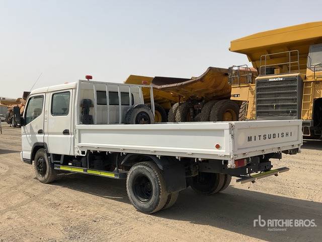 2014 Mitsubishi Canter 4x2 Crew Cab Flatbed Truck - Камион со платформа: слика 3 2014 Mitsubishi Canter 4x2 Crew Cab Flatbed Truck - Камион со платформа: слика 3