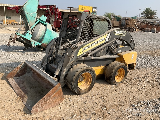 2014 New Holland L225 (Inoperable) Skid Steer Loader - Компактен натоварувач: слика 1 2014 New Holland L225 (Inoperable) Skid Steer Loader - Компактен натоварувач: слика 1