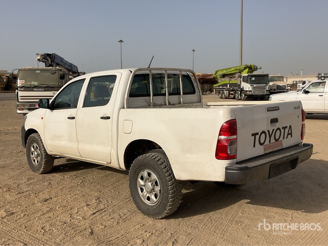 2014 Toyota Hilux 4x4 Crew Cab Pickup - Пикап: слика 2 2014 Toyota Hilux 4x4 Crew Cab Pickup - Пикап: слика 2