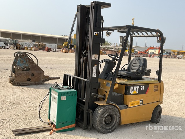 2015 Cat EP25K-PAC 2.5 ton Electric Forklift - Електричен вилушкар: слика 1 2015 Cat EP25K-PAC 2.5 ton Electric Forklift - Електричен вилушкар: слика 1