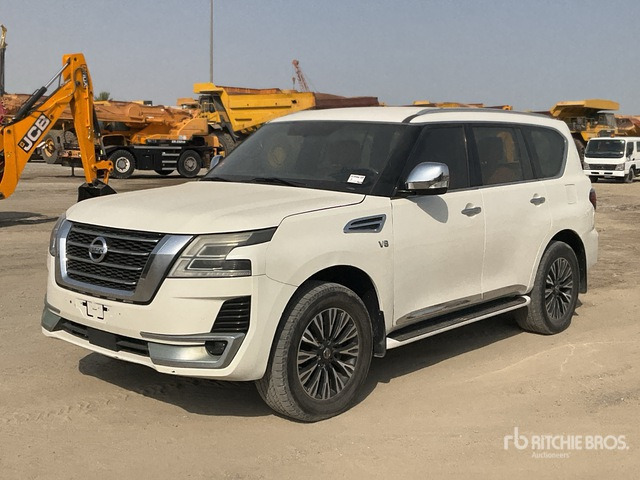 2015 Nissan Patrol Platinum 4x4 SUV - SUV: слика 2 2015 Nissan Patrol Platinum 4x4 SUV - SUV: слика 2