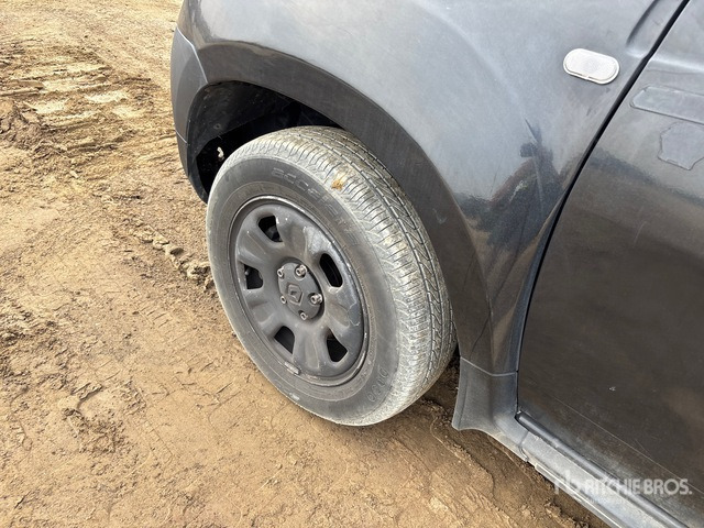 2015 Renault Duster 2WD SUV - SUV: слика 4 2015 Renault Duster 2WD SUV - SUV: слика 4