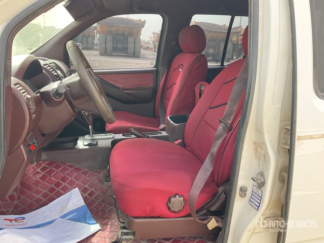 2016 Nissan 4x2 Crew Cab Pickup - Пикап: слика 5 2016 Nissan 4x2 Crew Cab Pickup - Пикап: слика 5