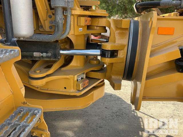 2018 Cat 745 - Зглобен истоварувач: слика 5 2018 Cat 745 - Зглобен истоварувач: слика 5