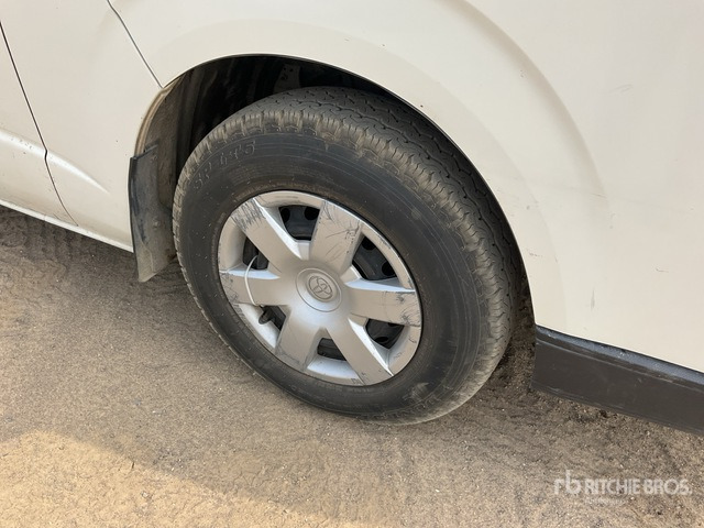 2018 Toyota Hiace 4x2 15-Seat Mini Bus - Минибус, Патничко комбе: слика 5 2018 Toyota Hiace 4x2 15-Seat Mini Bus - Минибус, Патничко комбе: слика 5