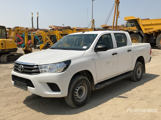2018 Toyota Hilux 4x4 Crew Cab Pickup - Пикап: слика 1 2018 Toyota Hilux 4x4 Crew Cab Pickup - Пикап: слика 1