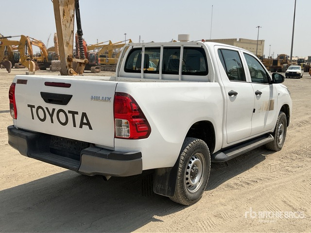 2018 Toyota Hilux 4x4 Crew Cab Pickup - Пикап: слика 4 2018 Toyota Hilux 4x4 Crew Cab Pickup - Пикап: слика 4