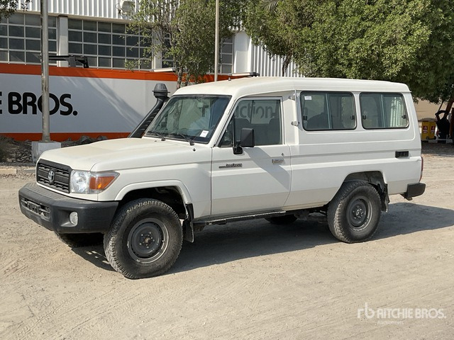 2020 Toyota Land Cruiser 78L 4x4 SUV - SUV: слика 2 2020 Toyota Land Cruiser 78L 4x4 SUV - SUV: слика 2