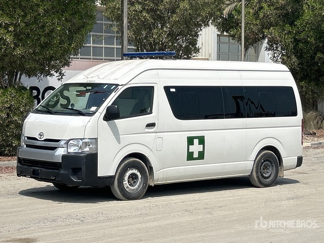 2022 Toyota Hiace High Roof 4x2 Ambulance - Амбулантно возило: слика 2 2022 Toyota Hiace High Roof 4x2 Ambulance - Амбулантно возило: слика 2